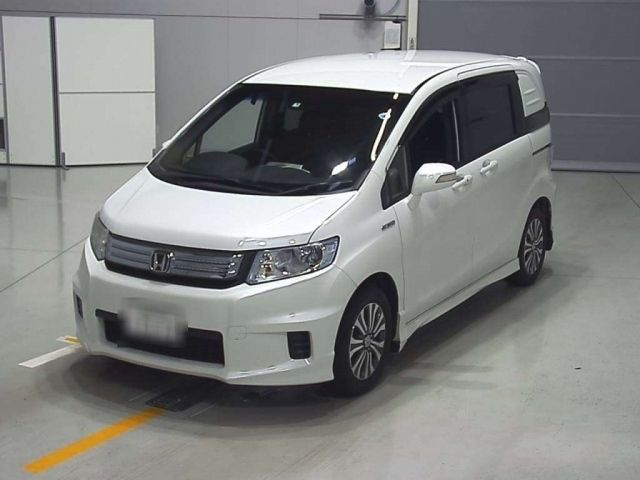 11037 Honda Freed spike GP3 2013 г. (CAA Chubu)